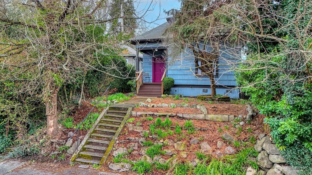 5248 11th Avenue NE, Seattle, WA 98105