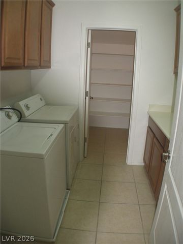 7273 Summer Grove Avenue, Las Vegas, NV 89117