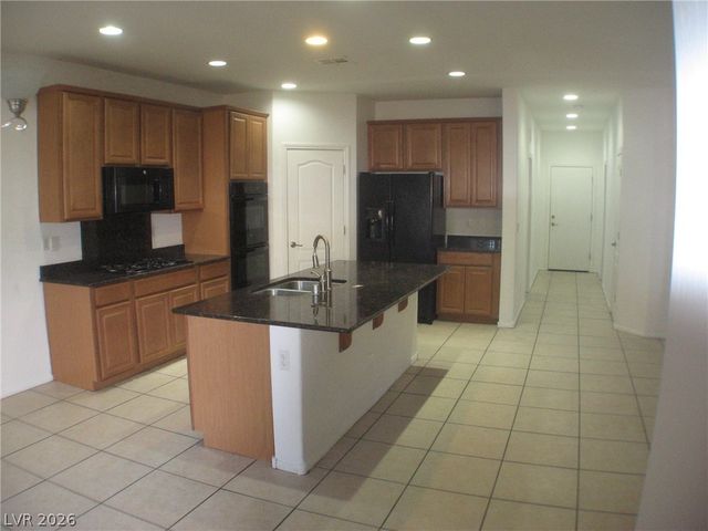 7273 Summer Grove Avenue, Las Vegas, NV 89117