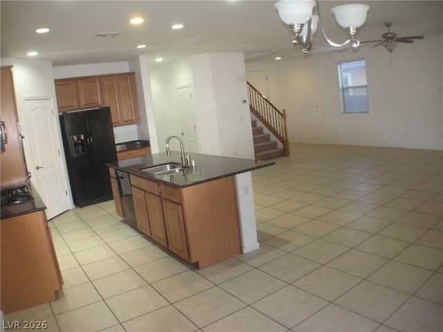7273 Summer Grove Avenue, Las Vegas, NV 89117
