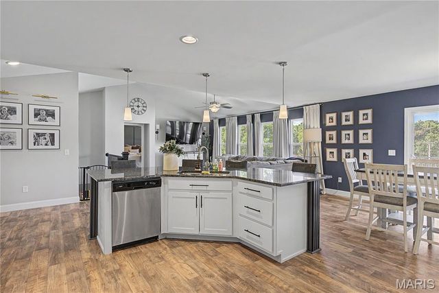 201 Auburn Ridge Drive, Troy, MO 63379