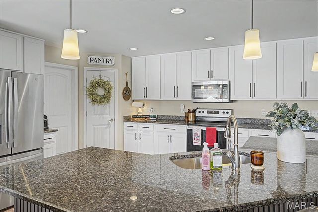 201 Auburn Ridge Drive, Troy, MO 63379