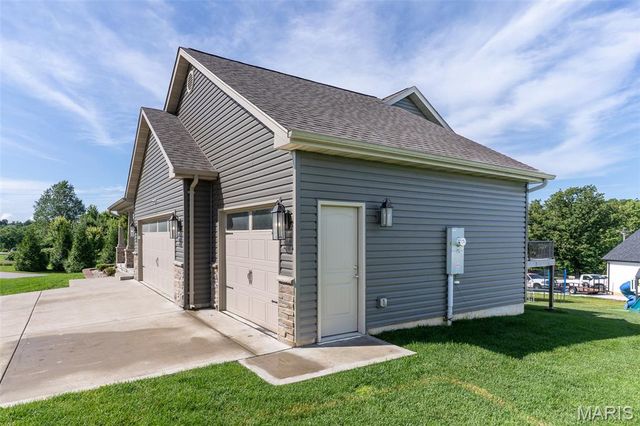 201 Auburn Ridge Drive, Troy, MO 63379