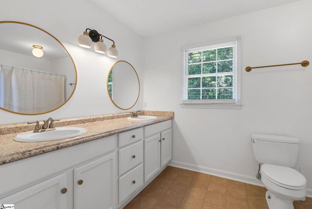 21 Cobblestone Road, Greenville, SC 29615