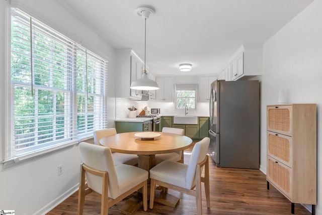 21 Cobblestone Road, Greenville, SC 29615
