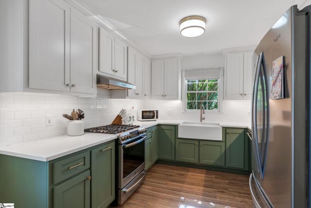 21 Cobblestone Road, Greenville, SC 29615
