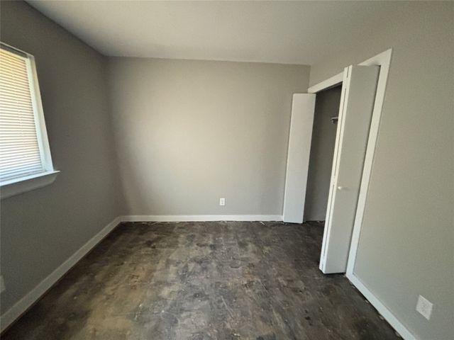 930 Briar Way, Garland, TX 75043