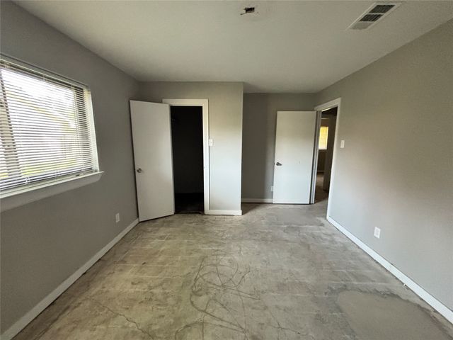930 Briar Way, Garland, TX 75043