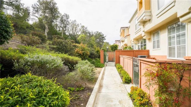 8142 E Naples Lane, Anaheim Hills, CA 92808