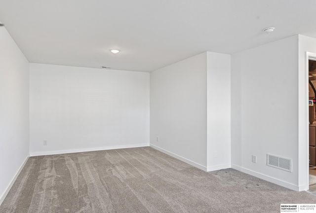 14707 S 18th Street, Bellevue, NE 68123