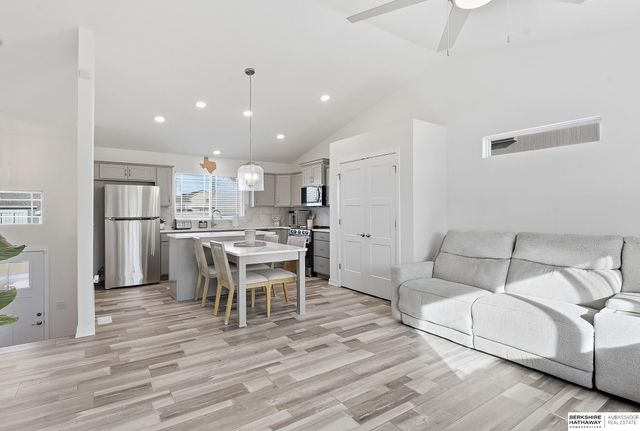 14707 S 18th Street, Bellevue, NE 68123