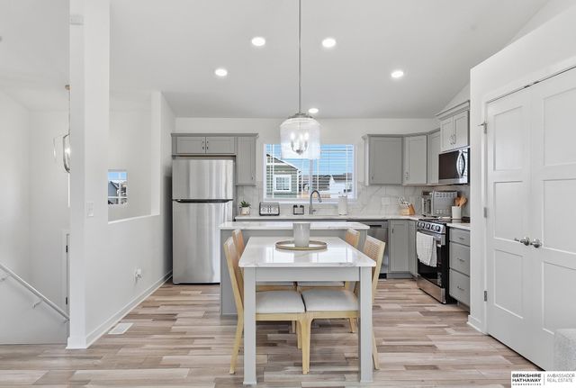 14707 S 18th Street, Bellevue, NE 68123