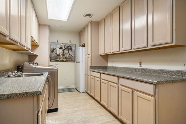 120 Old Ranch, Palm Desert, CA 92211