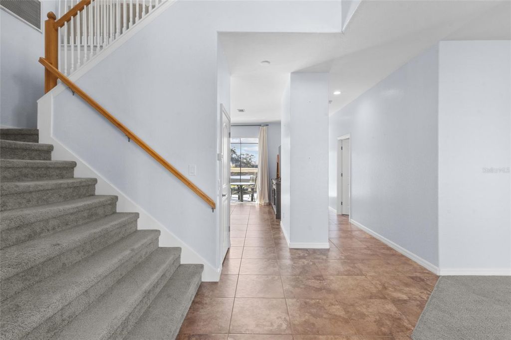 Image 11 of property listing at 8844 STONE HARBOUR LOOP, Bradenton, FL 34212