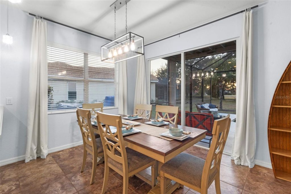 Image 13 of property listing at 8844 STONE HARBOUR LOOP, Bradenton, FL 34212