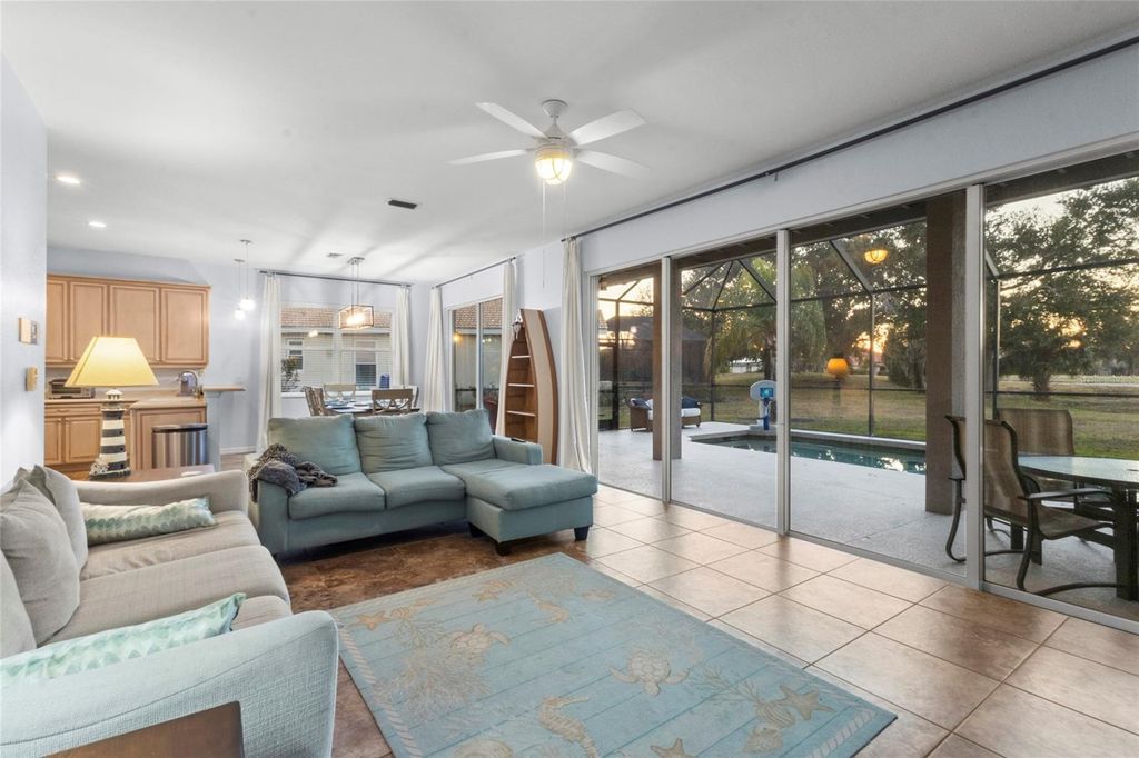 Image 15 of property listing at 8844 STONE HARBOUR LOOP, Bradenton, FL 34212