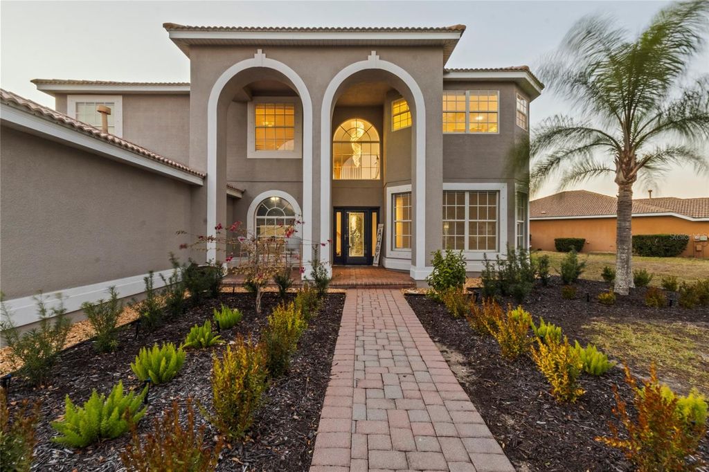 Image 4 of property listing at 8844 STONE HARBOUR LOOP, Bradenton, FL 34212