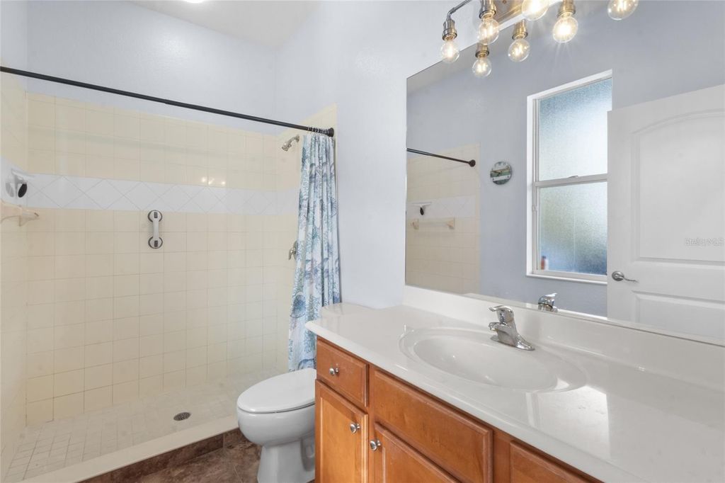 Image 43 of property listing at 8844 STONE HARBOUR LOOP, Bradenton, FL 34212