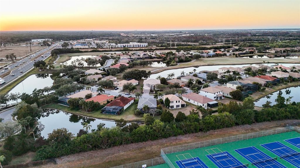 Image 56 of property listing at 8844 STONE HARBOUR LOOP, Bradenton, FL 34212