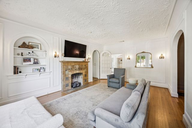 6006 Mercedes Avenue, Dallas, TX 75206