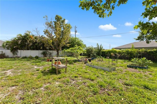 3911 SW 11th PL, Cape Coral, FL 33914