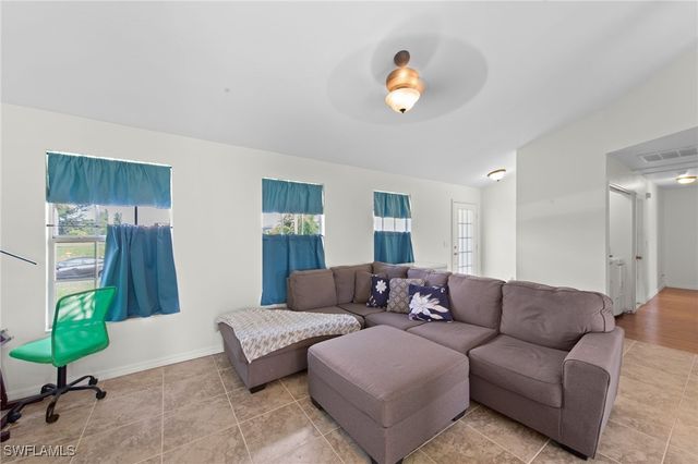 3911 SW 11th PL, Cape Coral, FL 33914