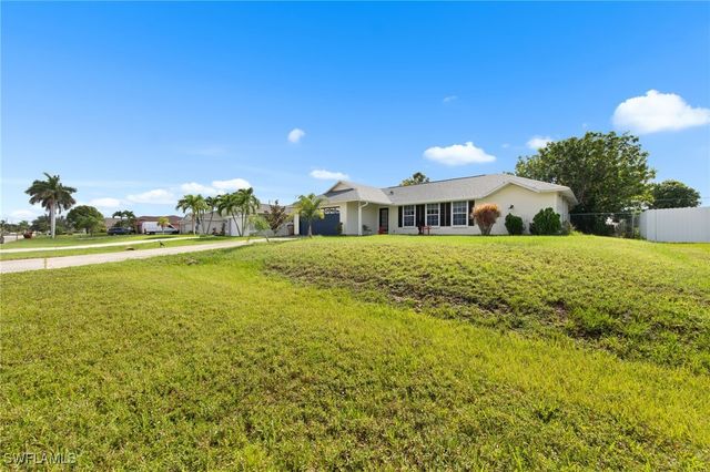 3911 SW 11th PL, Cape Coral, FL 33914