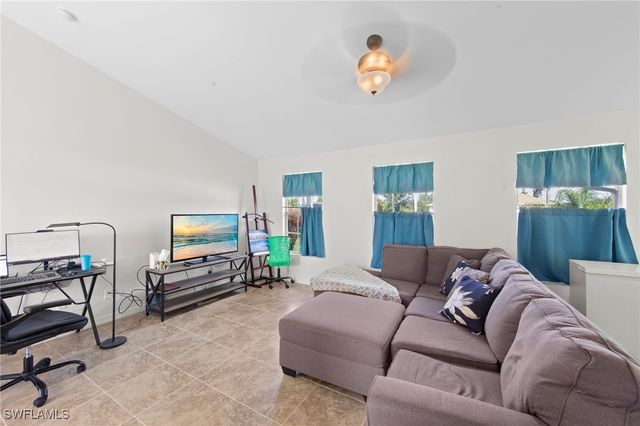 3911 SW 11th PL, Cape Coral, FL 33914