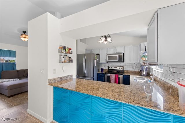 3911 SW 11th PL, Cape Coral, FL 33914