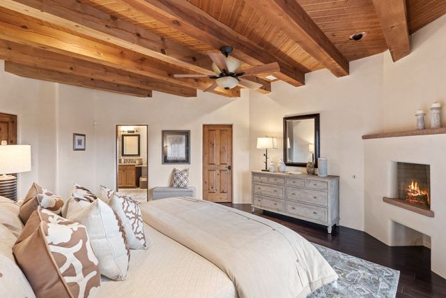 34 Camino de Vecinos, Santa Fe, NM 87507