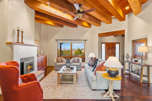 34 Camino de Vecinos, Santa Fe, NM 87507