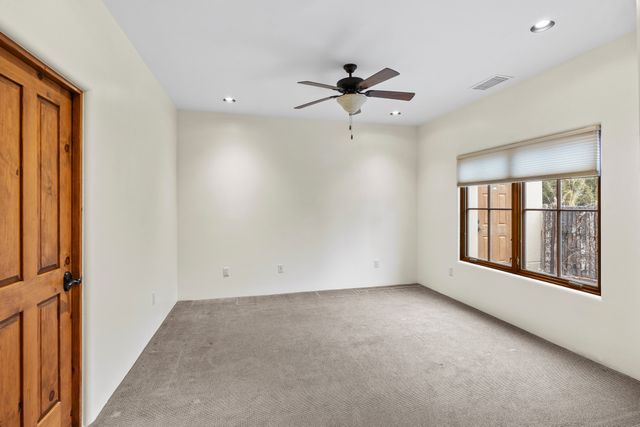 34 Camino de Vecinos, Santa Fe, NM 87507