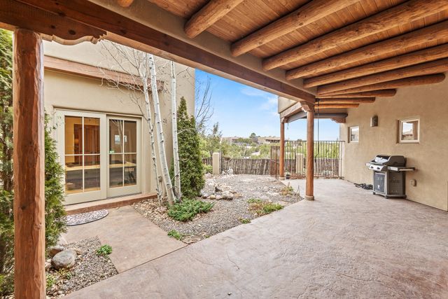 34 Camino de Vecinos, Santa Fe, NM 87507