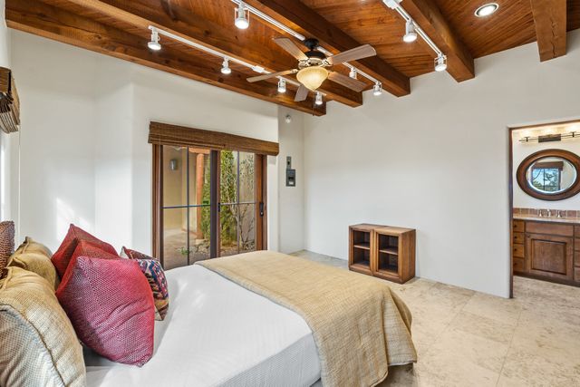 34 Camino de Vecinos, Santa Fe, NM 87507