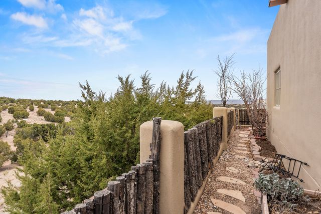 34 Camino de Vecinos, Santa Fe, NM 87507