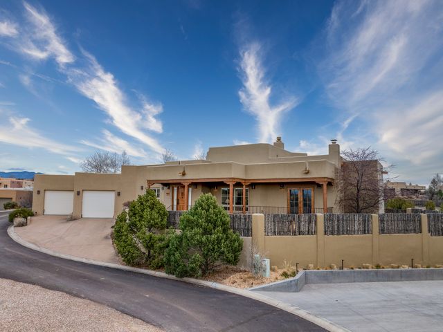 34 Camino de Vecinos, Santa Fe, NM 87507