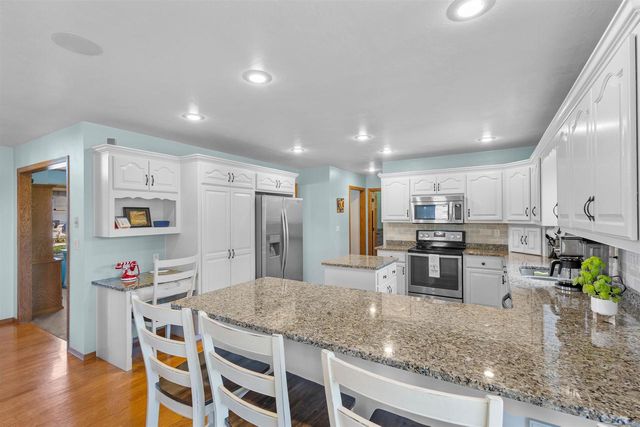 632 BROKEN COVEY COURT, De Pere, WI 54115