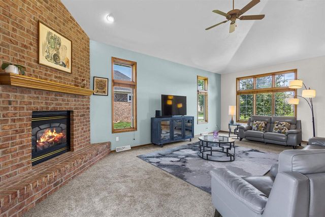 632 BROKEN COVEY COURT, De Pere, WI 54115