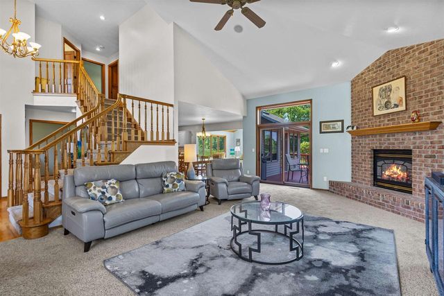 632 BROKEN COVEY COURT, De Pere, WI 54115