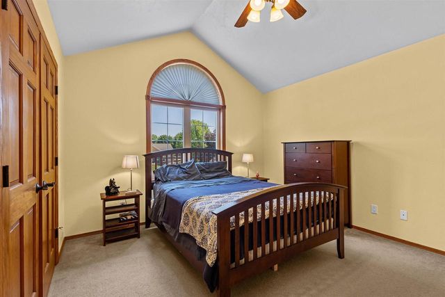 632 BROKEN COVEY COURT, De Pere, WI 54115