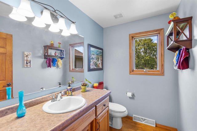 632 BROKEN COVEY COURT, De Pere, WI 54115