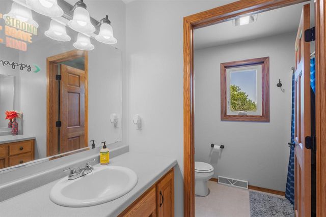 632 BROKEN COVEY COURT, De Pere, WI 54115