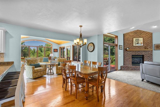 632 BROKEN COVEY COURT, De Pere, WI 54115