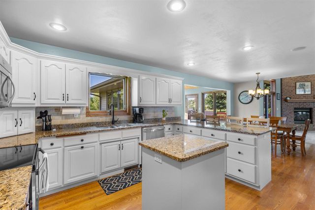632 BROKEN COVEY COURT, De Pere, WI 54115