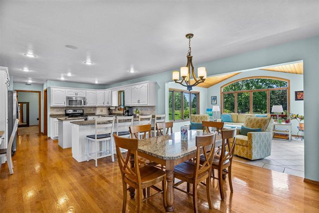632 BROKEN COVEY COURT, De Pere, WI 54115