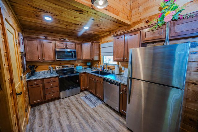 168 Eagle Ridge Road, Campton, KY 41301