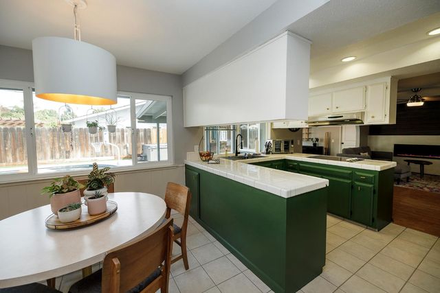 3012 Guinevere Ln, Modesto, CA 95350