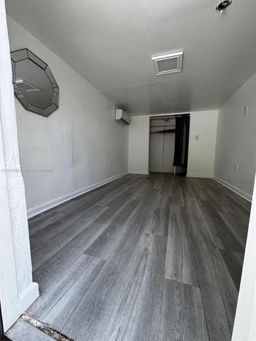1121 NW 40th St 3, Miami, FL 33127