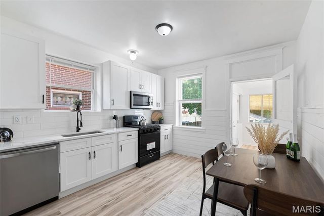 6033 Carlsbad Avenue, St Louis, MO 63116