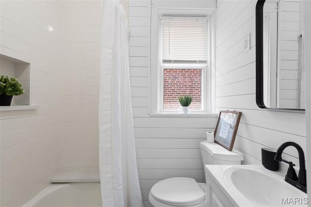 6033 Carlsbad Avenue, St Louis, MO 63116